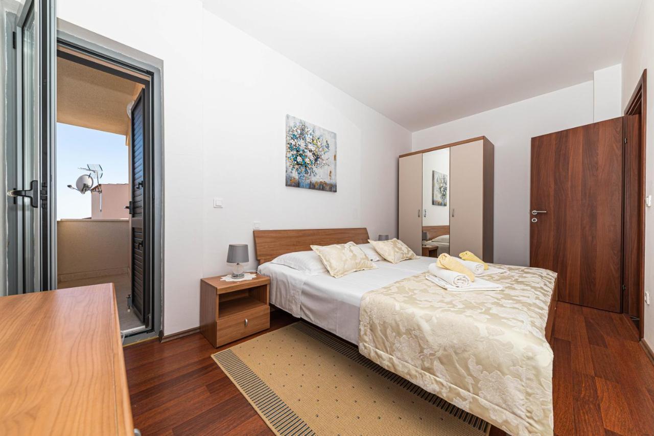 Rajcic Apartments Rogoznica  Bagian luar foto