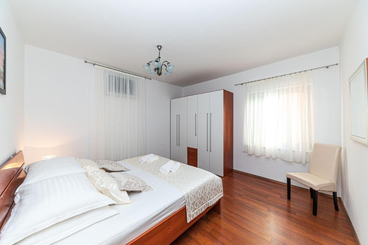Rajcic Apartments Rogoznica  Bagian luar foto