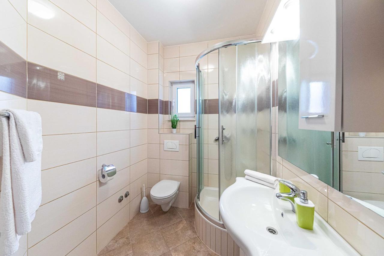 Rajcic Apartments Rogoznica  Bagian luar foto