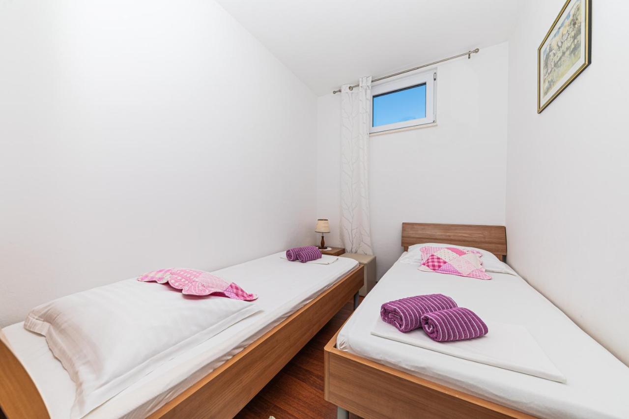 Rajcic Apartments Rogoznica  Bagian luar foto