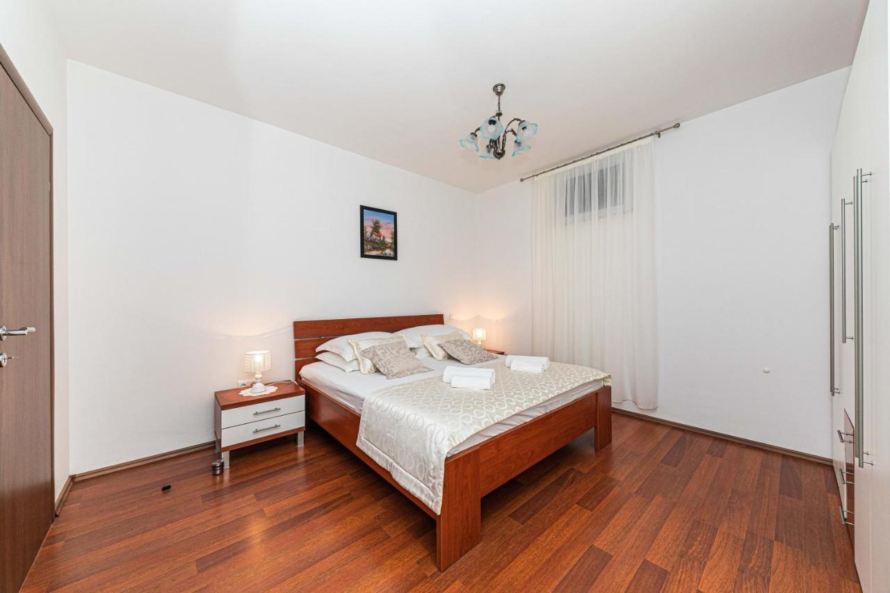 Rajcic Apartments Rogoznica  Bagian luar foto