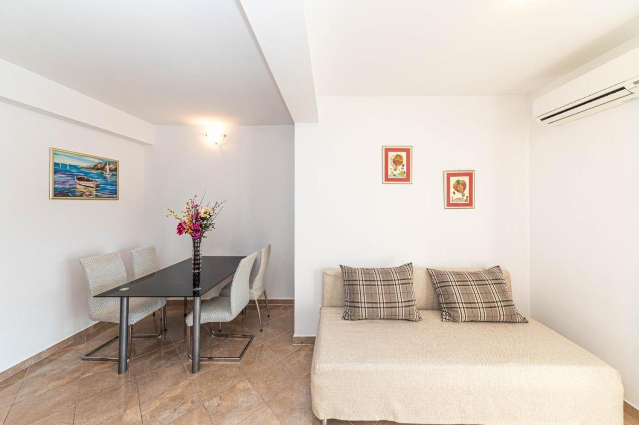 Rajcic Apartments Rogoznica  Bagian luar foto