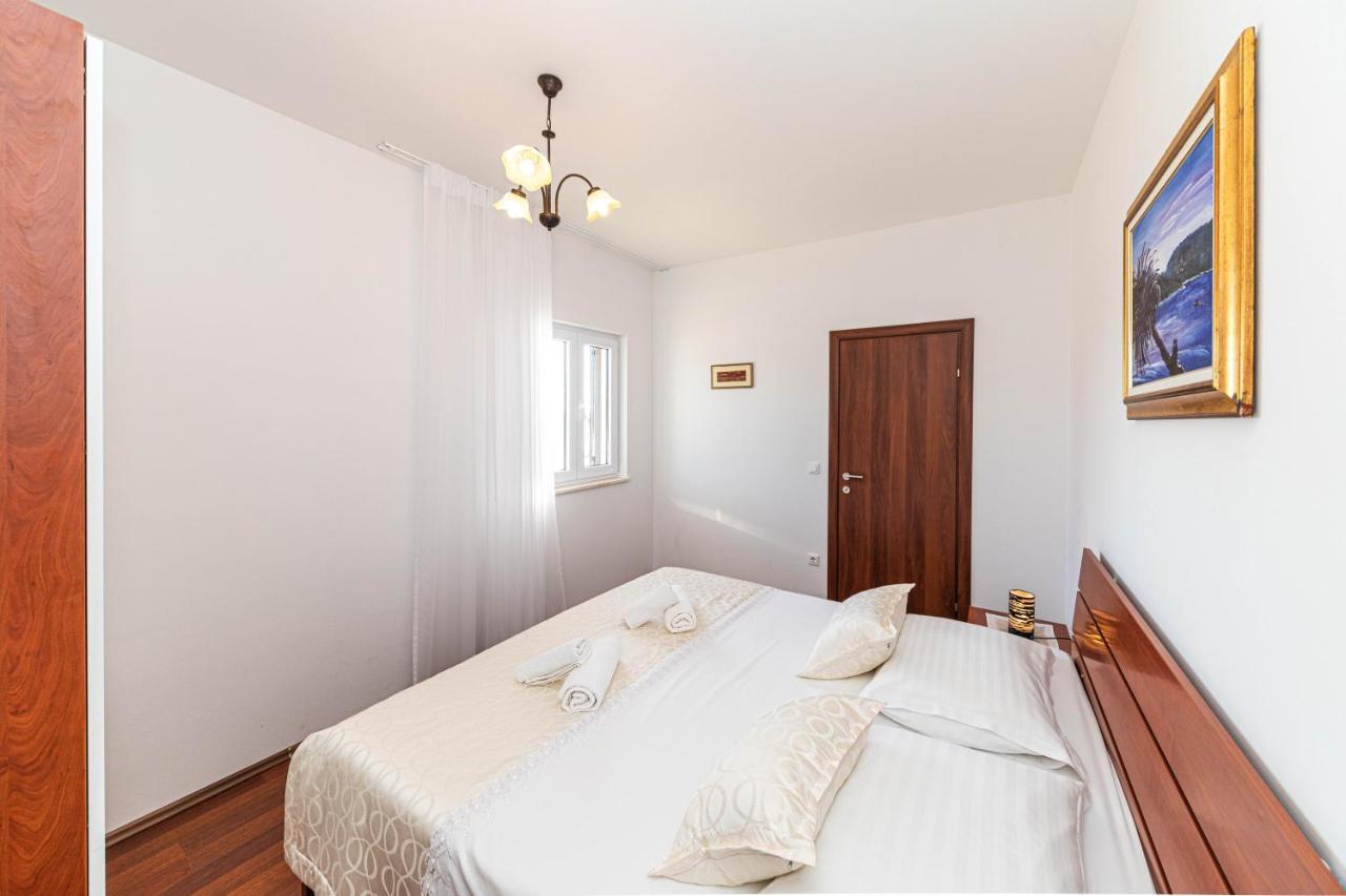 Rajcic Apartments Rogoznica  Bagian luar foto