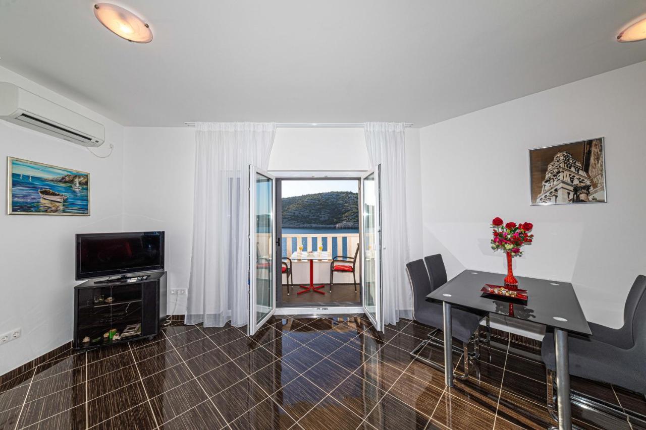Rajcic Apartments Rogoznica  Bagian luar foto