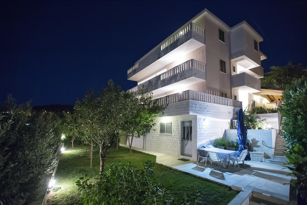 Rajcic Apartments Rogoznica  Bagian luar foto